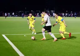 赛场竞技展风采奋勇拼搏勇争先